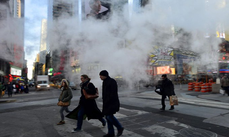 అమెరికాను వణికిసున్న మంచు తుఫాను