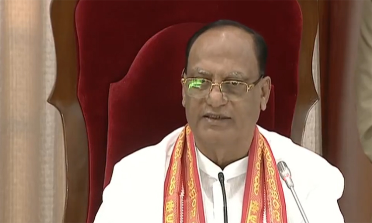 విద్యాశాఖ పెండింగ్ బకాయిలపై గుత్తా