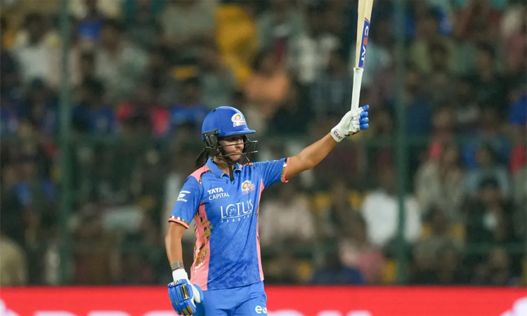 WPL:హర్మన్‌..అరుదైన రికార్డు