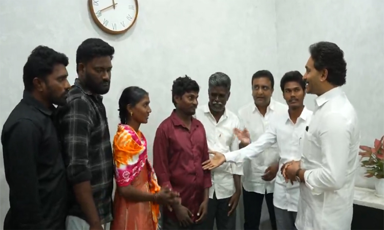 జ‌గ‌న్‌ను క‌లిసిన సాల్మ‌న్ కుటుంబం