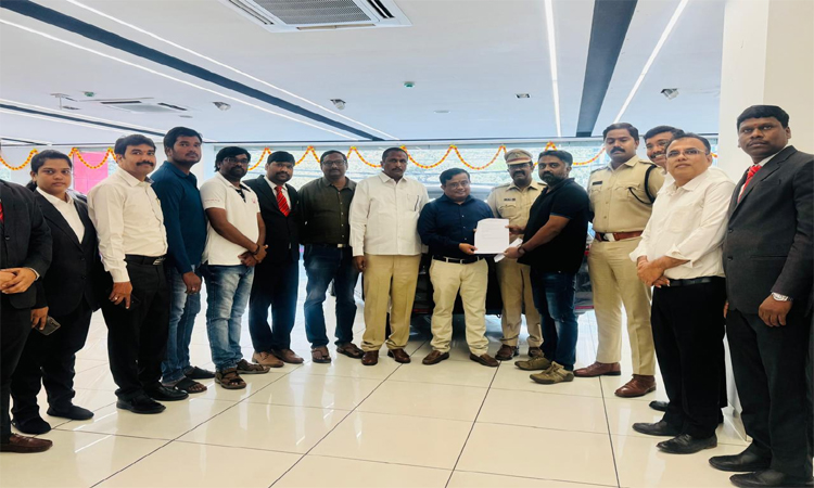 వాహనాలు షోరూమ్‌ల వద్దే రిజిస్ట్రేషన్