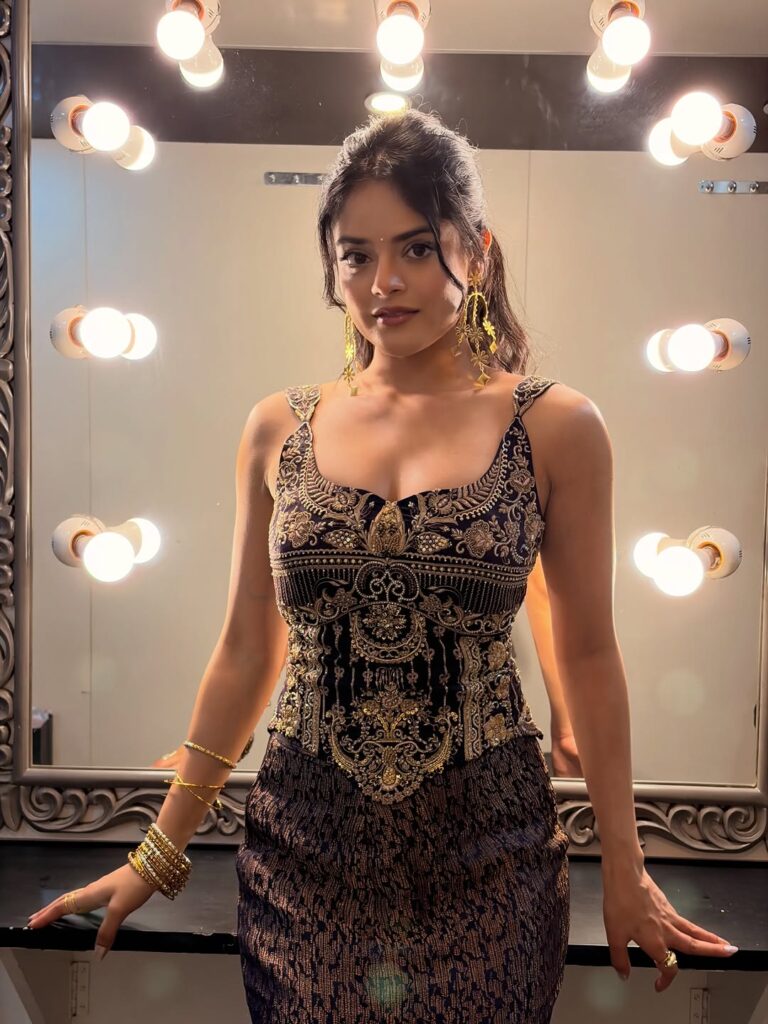 Riddhi Kumar Latest Pics