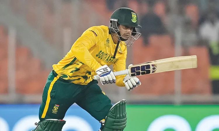 డివిలియర్స్ రికార్డు బ్రేక్ చేసిన డికాక్