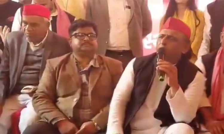 యూత్ కాంగ్రెస్‌ నిరసనలపై అఖిలేష్ చురకలు