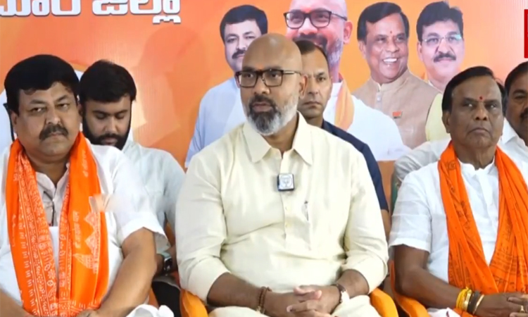 నిజామాబాద్ మేయర్ పీఠంపై వీడిన సస్పెన్స్