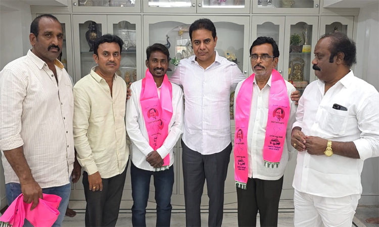 బెల్లంపల్లి..బీఆర్ఎస్‌లో చేరిన కౌన్సిలర్లు