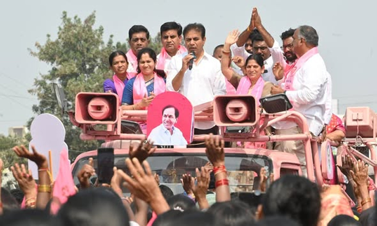 రేవంత్ రెడ్డి ‘తిట్ల ట్రాప్’లో పడకండి:కేటీఆర్