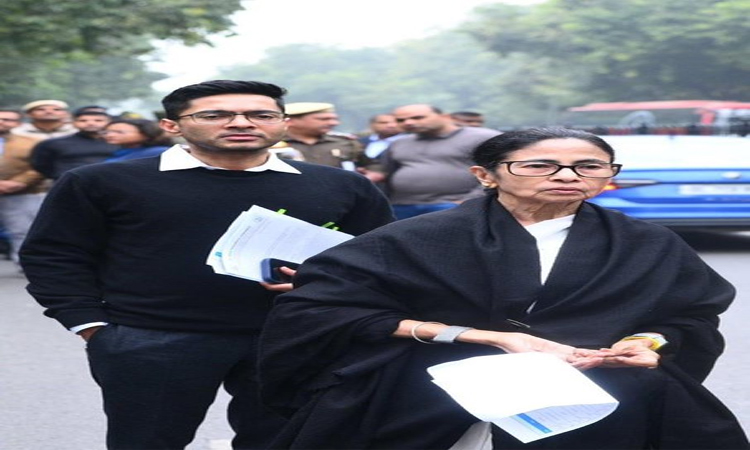 న్యాయవాదిగా మారిన సీఎం మమతా