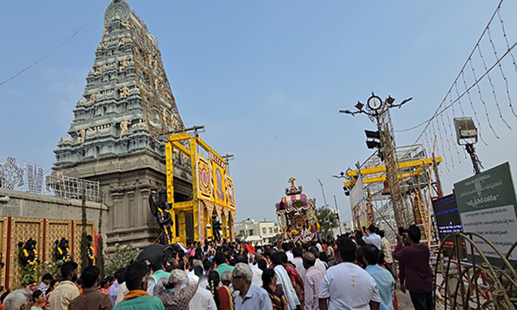 TTD:వైభవంగా శ్రీవారి రథోత్సవం