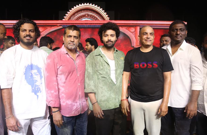 హైదరాబాద్ కల్చర్‌..దేత్తడి!