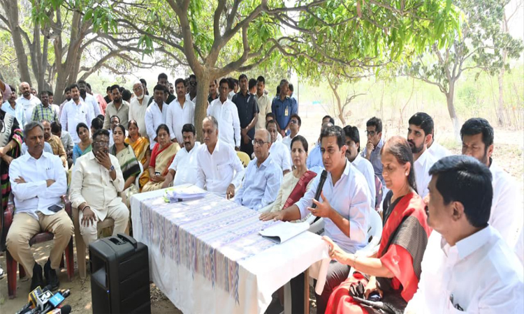 పొంగులేటిని బర్తరఫ్ చేయాలి: కేటీఆర్