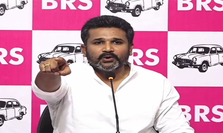 రేవంత్ రెడ్డి సర్కార్..స్మార్ట్ ఫోన్ స్కాం!