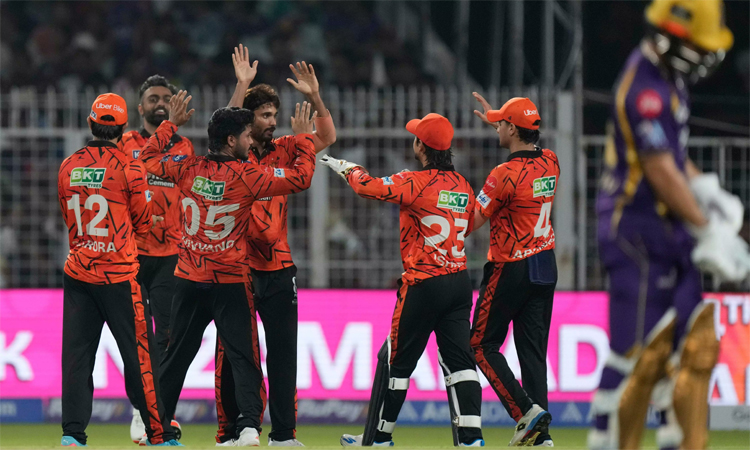 ఆల్‌రౌండ్‌ షోతో అదరగొట్టిన హైదరాబాద్