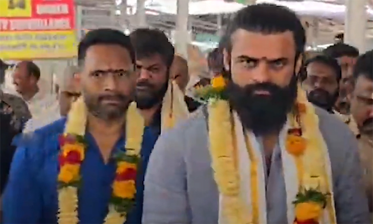 రాజన్న సన్నిధిలో సాయి దుర్గ తేజ్