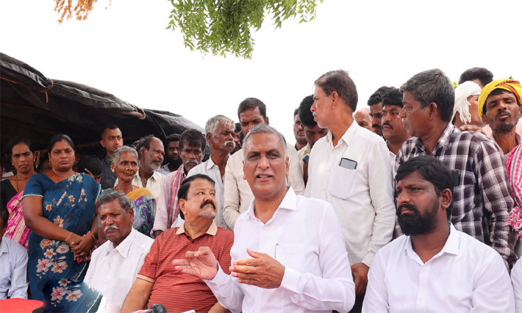 ప్రభుత్వ నిర్లక్ష్యంతో రైతుల గోస:హరీష్