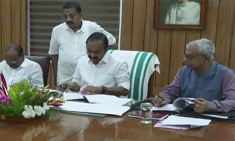 కేరళం..తొలి కేబినెట్ భేటీ