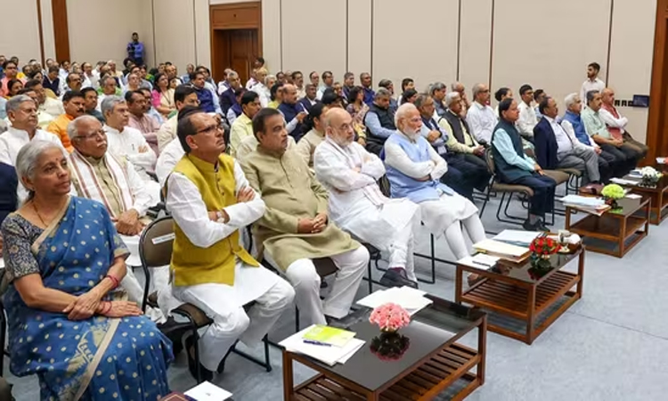 కేంద్రమంత్రులకు ప్రధాని కీలక ఆదేశాలు!