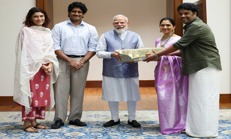 ఖుష్బూ ఇంట పెళ్లి భాజాలు..