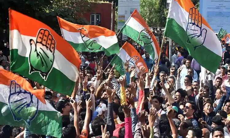 పెట్రోల్ ధరల పెంపుపై కాంగ్రెస్ ఫైర్