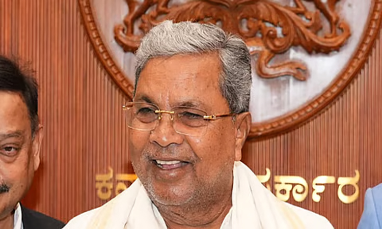 సీఎం పదవికి సిద్దూ రాజీనామా