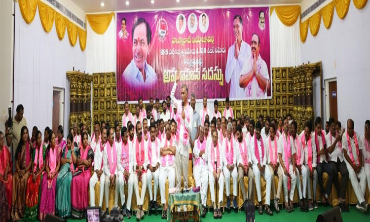 త్యాగాలు బీఆర్ఎస్‌వి..మోసాలు రేవంత్ రెడ్డివి
