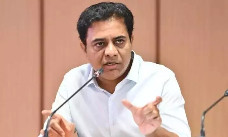 మీనాక్షిని కాంగ్రెస్ నేతలే ఓడించారు:కేటీఆర్