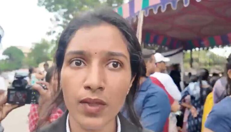 ప్రశ్నిస్తే దేశ ద్రోహులమా?
