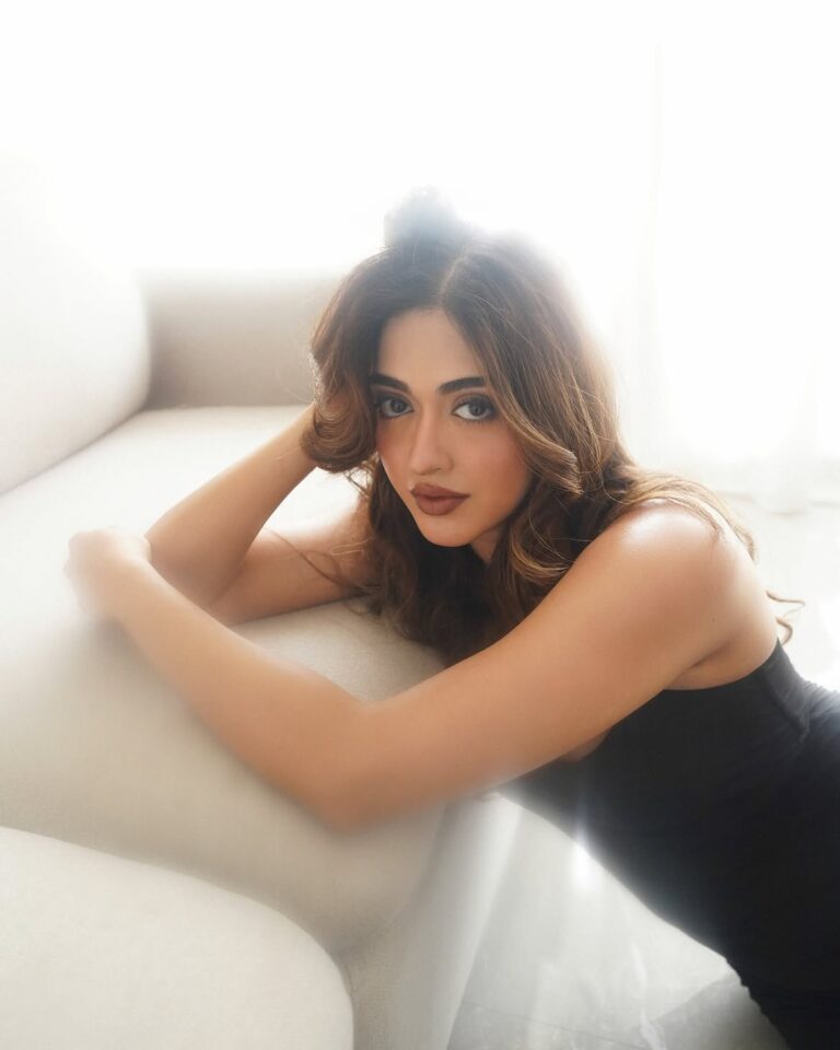gayatri bhardwaj stunning in black