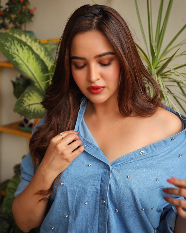 pujita ponnada stunning stills