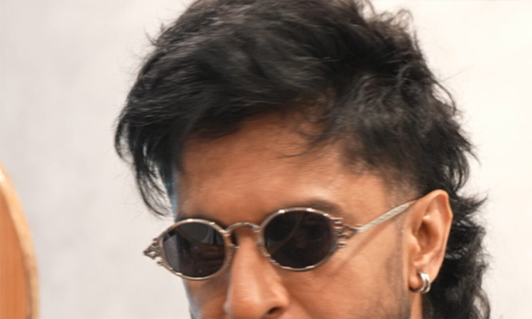 ‘బ్లడీ రోమియో’ కోసం స్టైలిష్ మేకోవర్